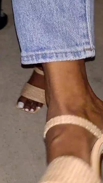 Belle Hadja Pretty Feet of the Night