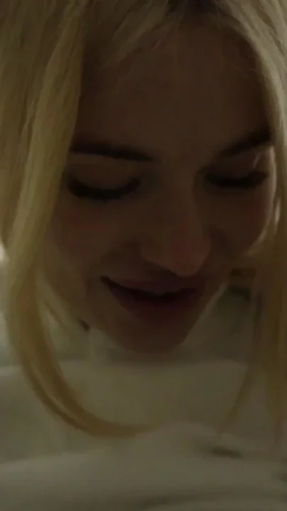 I give a stranger a blowjob in the entryway Clip 2