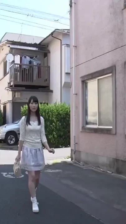 Young Japanese Babe - Shaved Pussy Flooded with Huge Creampie