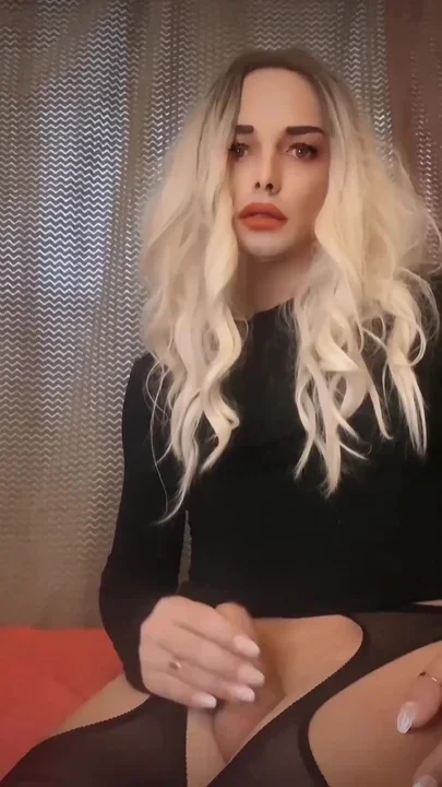 Russian Trans Masturbates and Cums on Webcam