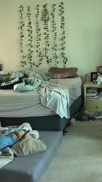 Hot MILF gets caught squirting Clip 2