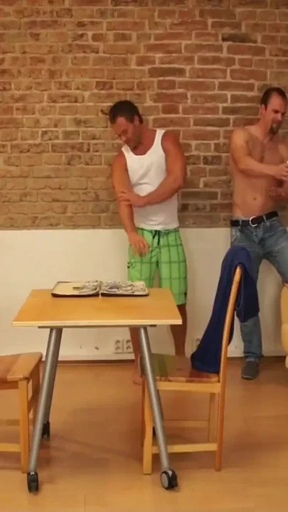Bodybuilders Vs Beerlovers Arm Wrestling