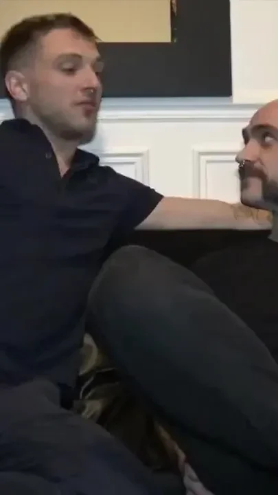 Tomy Yadris fucked bareback by Romantik