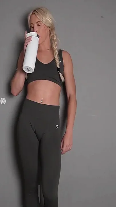 My Cameltoe Makes You Cum
