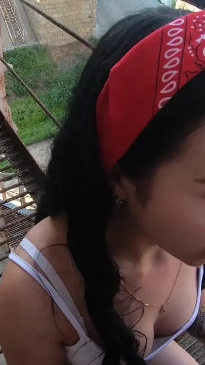 Hot ass teen outdoor fucked under railway bridge