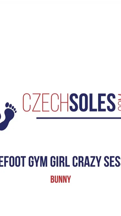 Barefoot Gym Girl Crazy Session