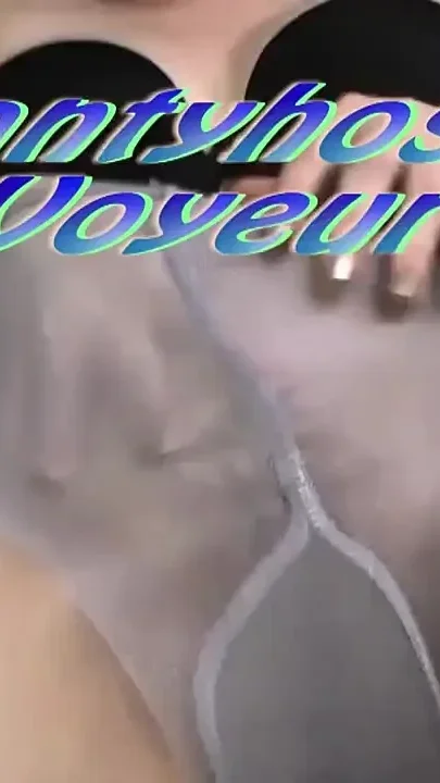 Pantyhose Pussy Voyeur