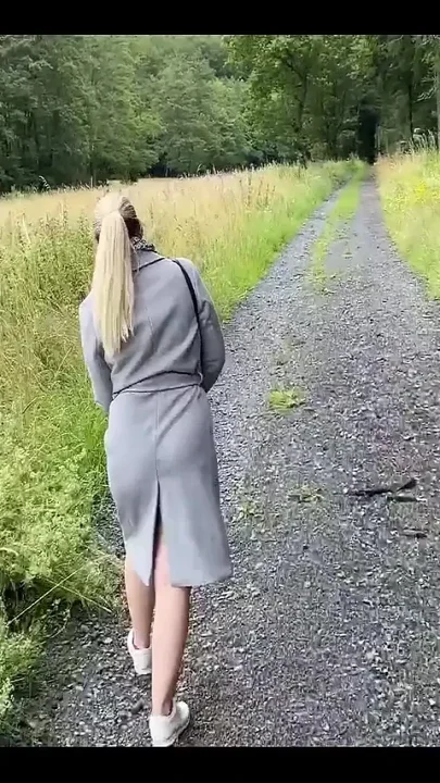 Exhibitionist Gets Orgasm in Park