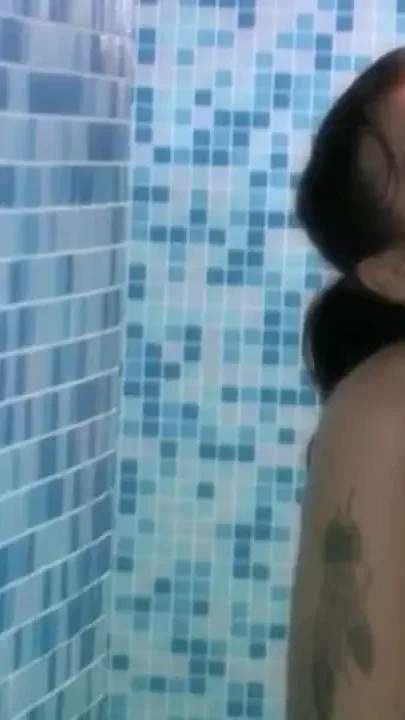 Double blowjob for a lucky cock