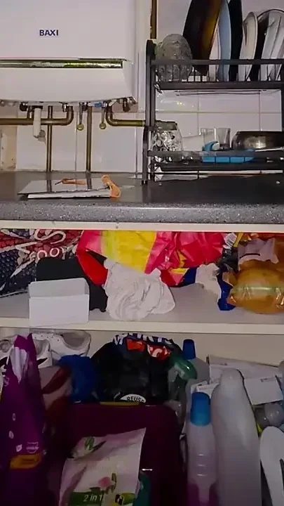 How to Stay Home Alone - Kitchen