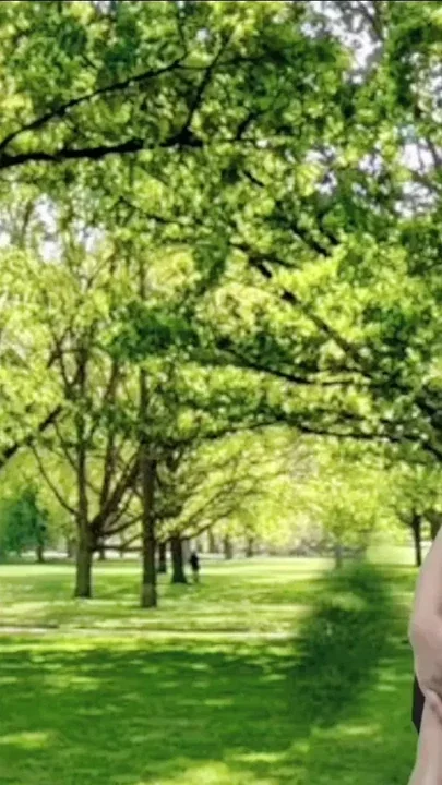 Rekaman seks pasutri indo lagi asik nyepong kontol pasangan berhijab di taman umum Clip 1
