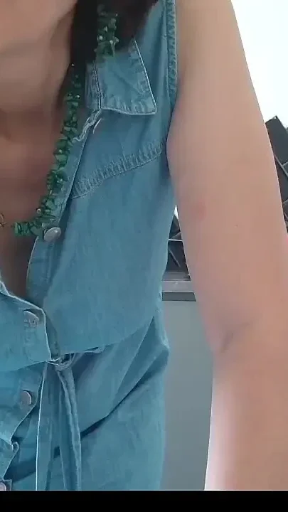 Mature MILF lira Redisadora Stuck Her Finger in Her Ass and Then Licked the Dildo