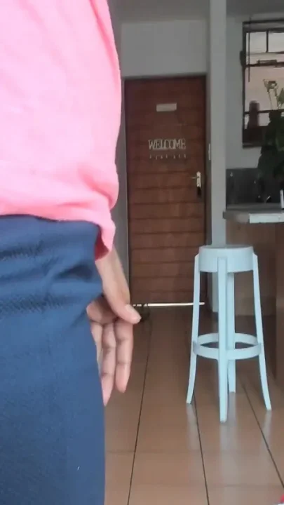 Jiggling booty
