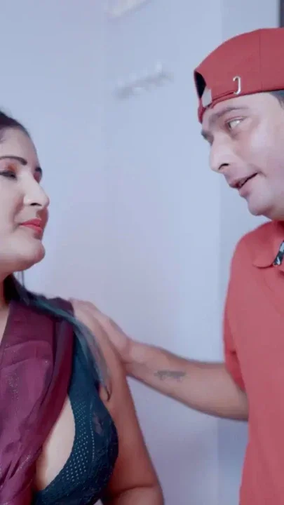 Desi hot Bhabhi seduced by AC technician in the sexy room Clip 1