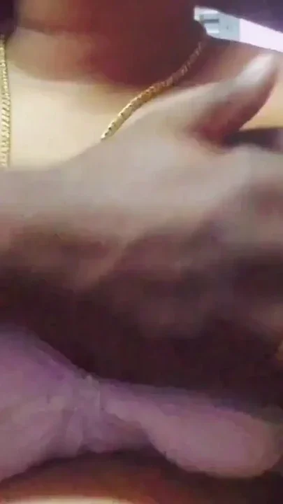 Cheater Guy enjoying with a chubby bhabhi Clip 1