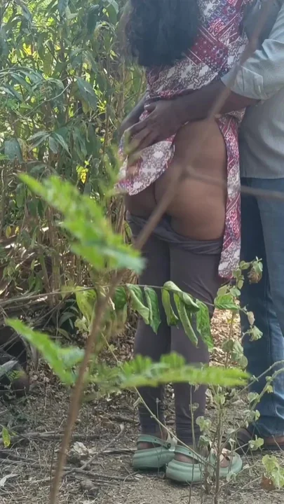 Cute girl with forrest happened unexpected hot romance Clip 1