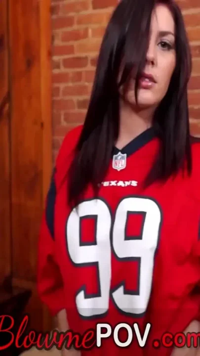 Football babe fucks most valuable player with big dick