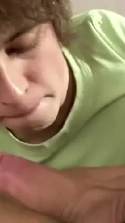 Sexy twink from Praga fucked bareback by a straight boy and creampie 4