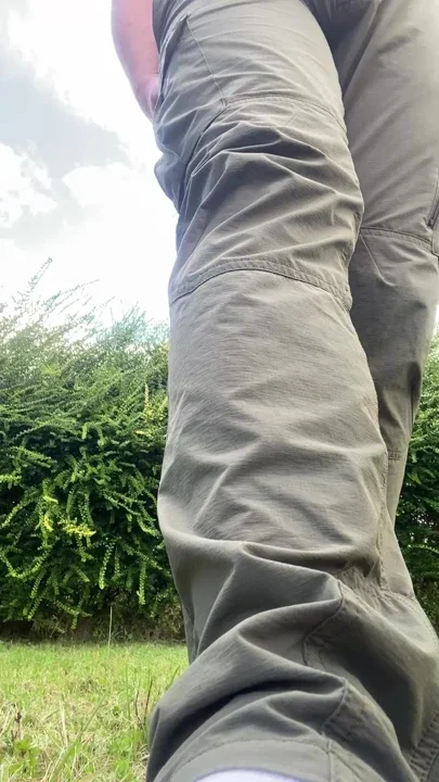 Free balling bulging & piss myself