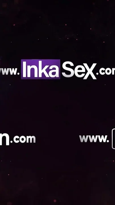 Gamer with Huge Ass and Small Feet Likes Cum on Her Face and Getting Fucked