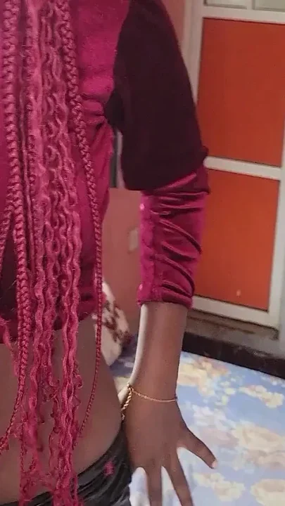 Looking at Her Fat Pussy Makes Me Horny