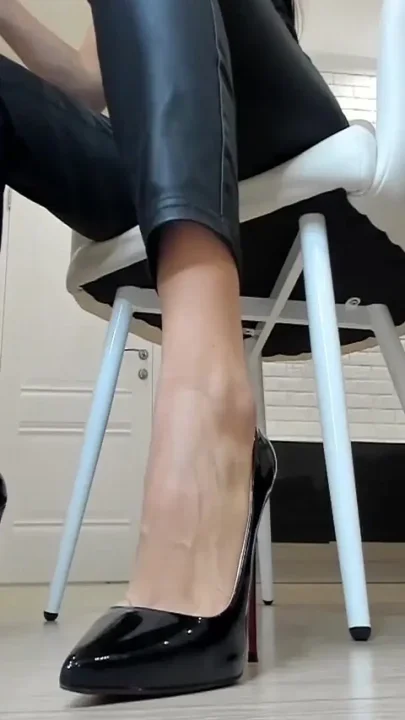 Foot Slave Training in Leather Pants and Pumps Ignoring