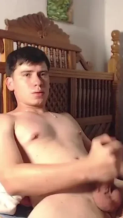 Colombian Gets His Dick Hard While Talking for Chat