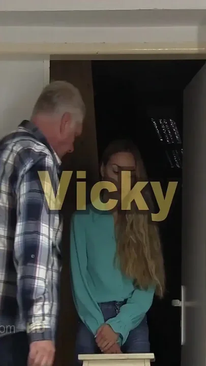 Vicky Spanking 46233