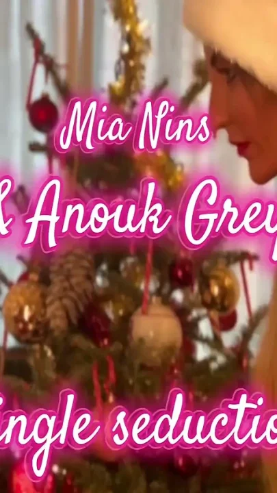 Christmas Jingles with Mia Nins and Anouk Grey