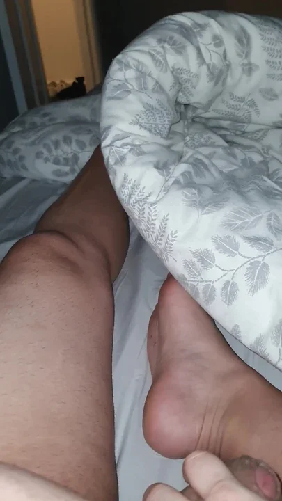 Step son cock gets hard when step mom hand slip and handjob his cock Clip 2