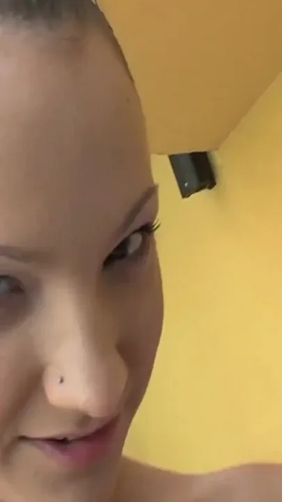 Hot Girl Gets Her Ass Injected Full of Cum