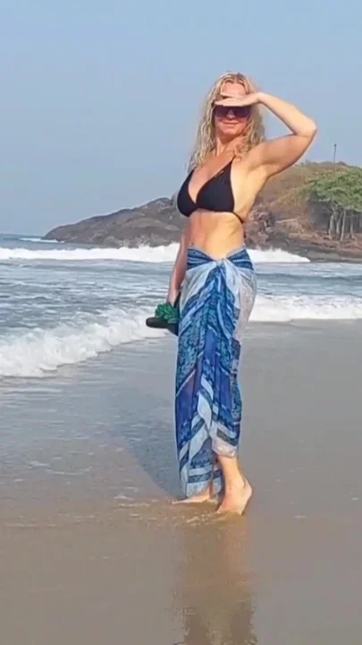 Amateur Blonde Wife Enjoys Sex