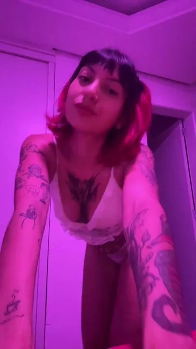 Cute OnlyFans girl Brazilian butt