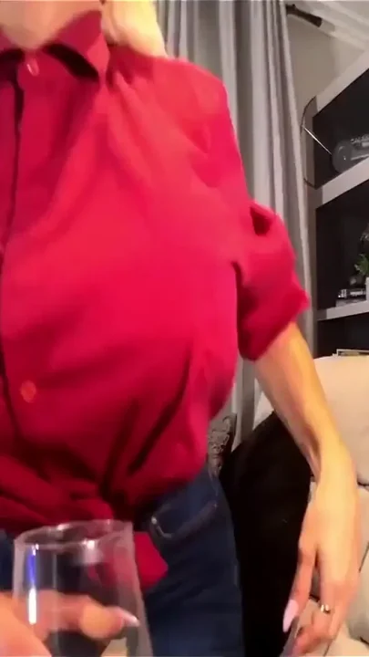 Huge Z Cup Button Pop