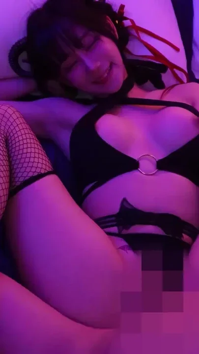 Destroying the Midnight Succubus with Deep Strokes Clip 2