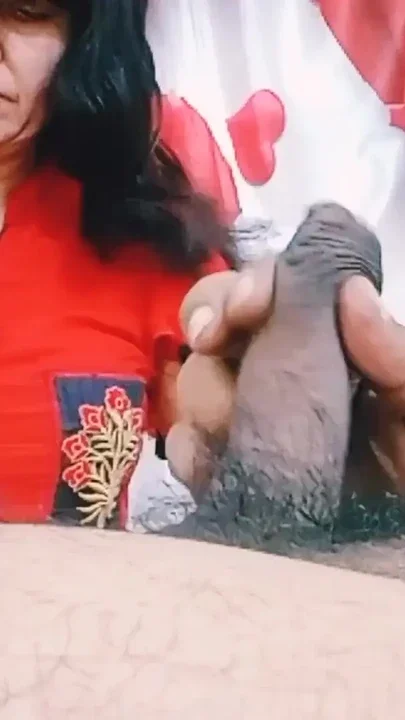 They Get Ready To Fucking on Webcam Clip 1