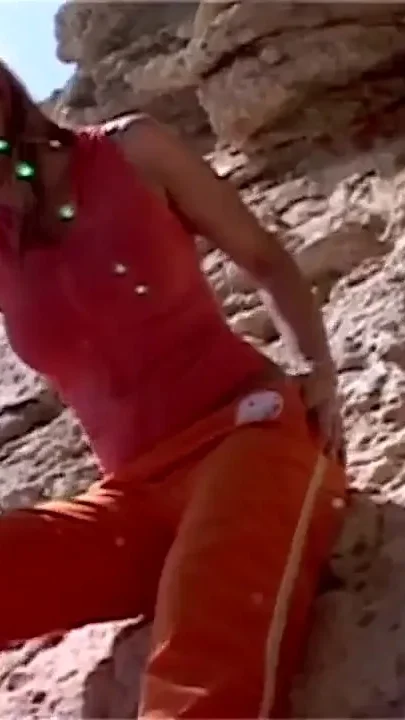 Jenny Hot Spanish Amateur Babe Stripping in the Rocks