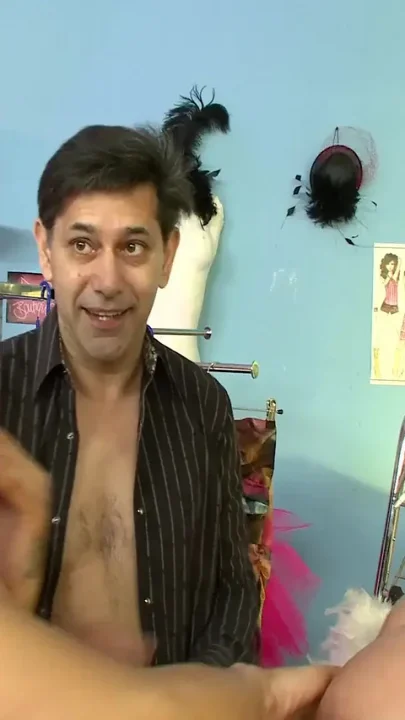Threesome action with two horny babes