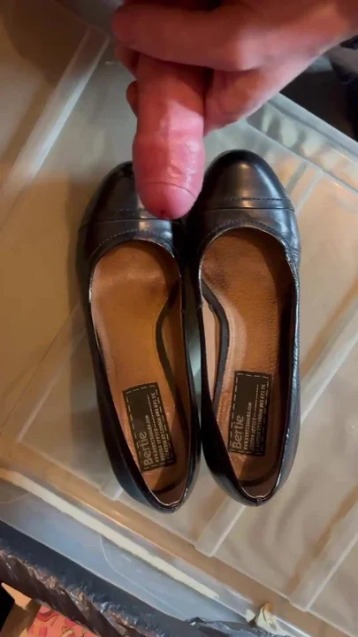 cum on shoes 1