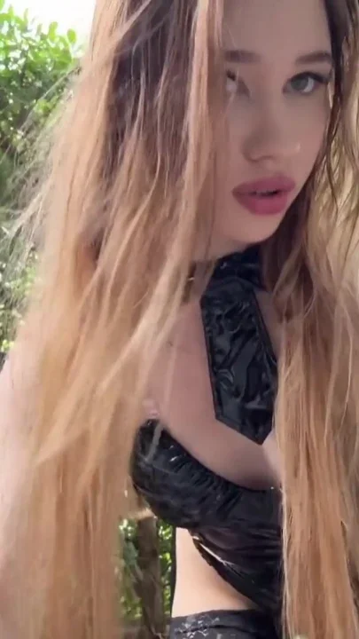 He Had Sex with His Stepsister on the Balcony and Came on Her Face