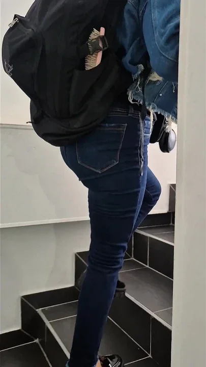 Linda Venezuelan with Big Boobs Taken to a Hotel to Make Her Third Video Porno