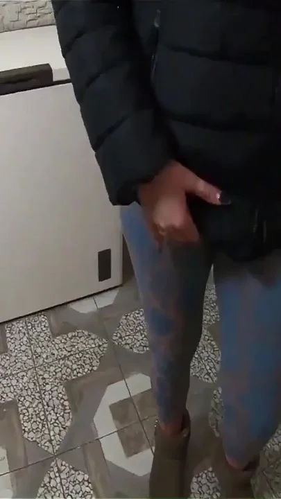 Cum-stained Downjacket & Rough Fuck Facefuck Anal Fingering & Messy Finish