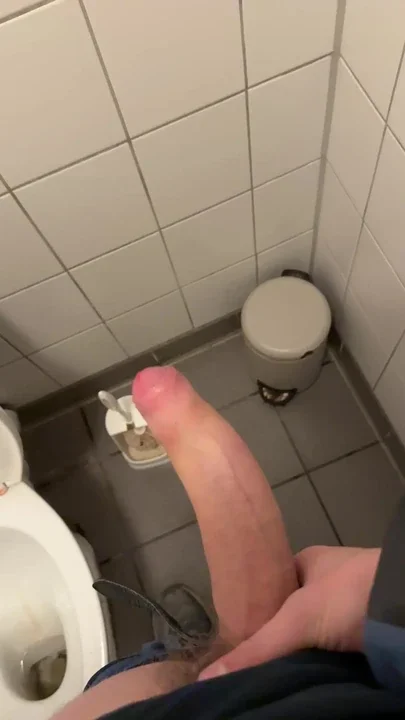 I love to jerk off at work