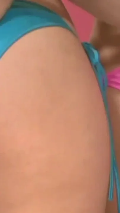 Lesbians Dunk Faces at Each Others Big Ass to Get Wet for the Throbbing Cock