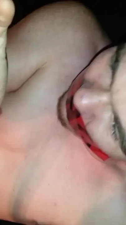 FISTING HER PUSSY UNTIL IT SQUIRTS ALL OVER ME TOMWOODS2020