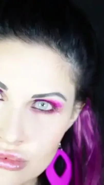 Slave of my eyes