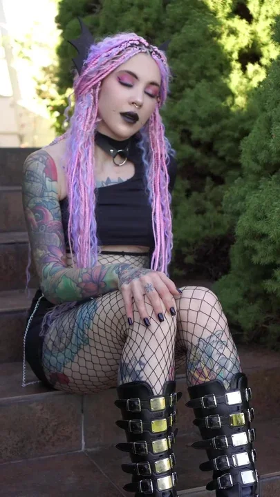 Dark tease