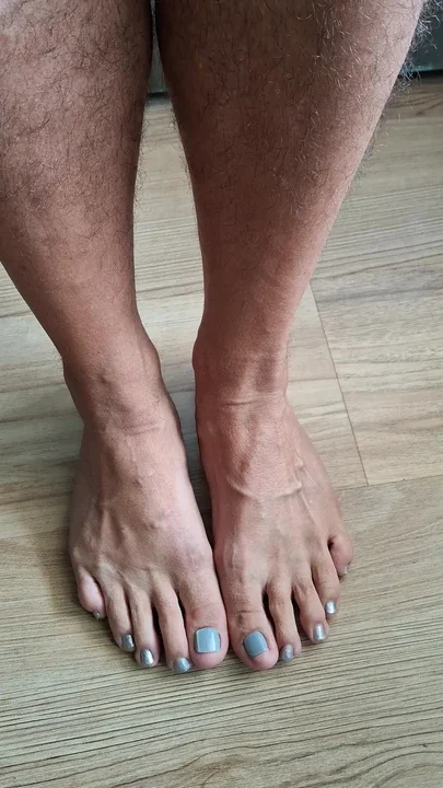 Showing off my big veiny feet