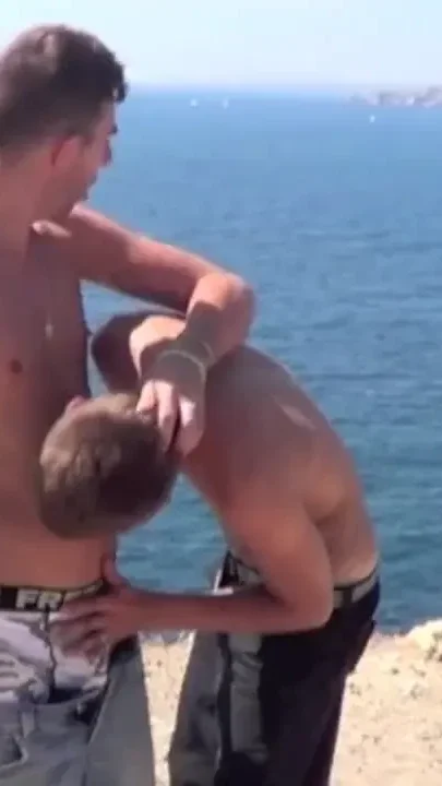 Romantik fucked by sexy boy in outdoor beach