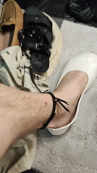 Me slutboy womanizing my feetMaking my WOMANIZED feet and shoes real dirty